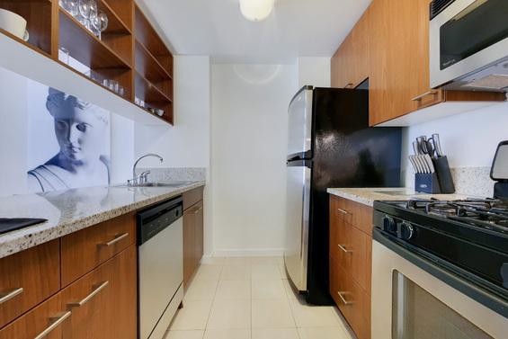 STYLISH ONE-BED IN HUDSON YARDS