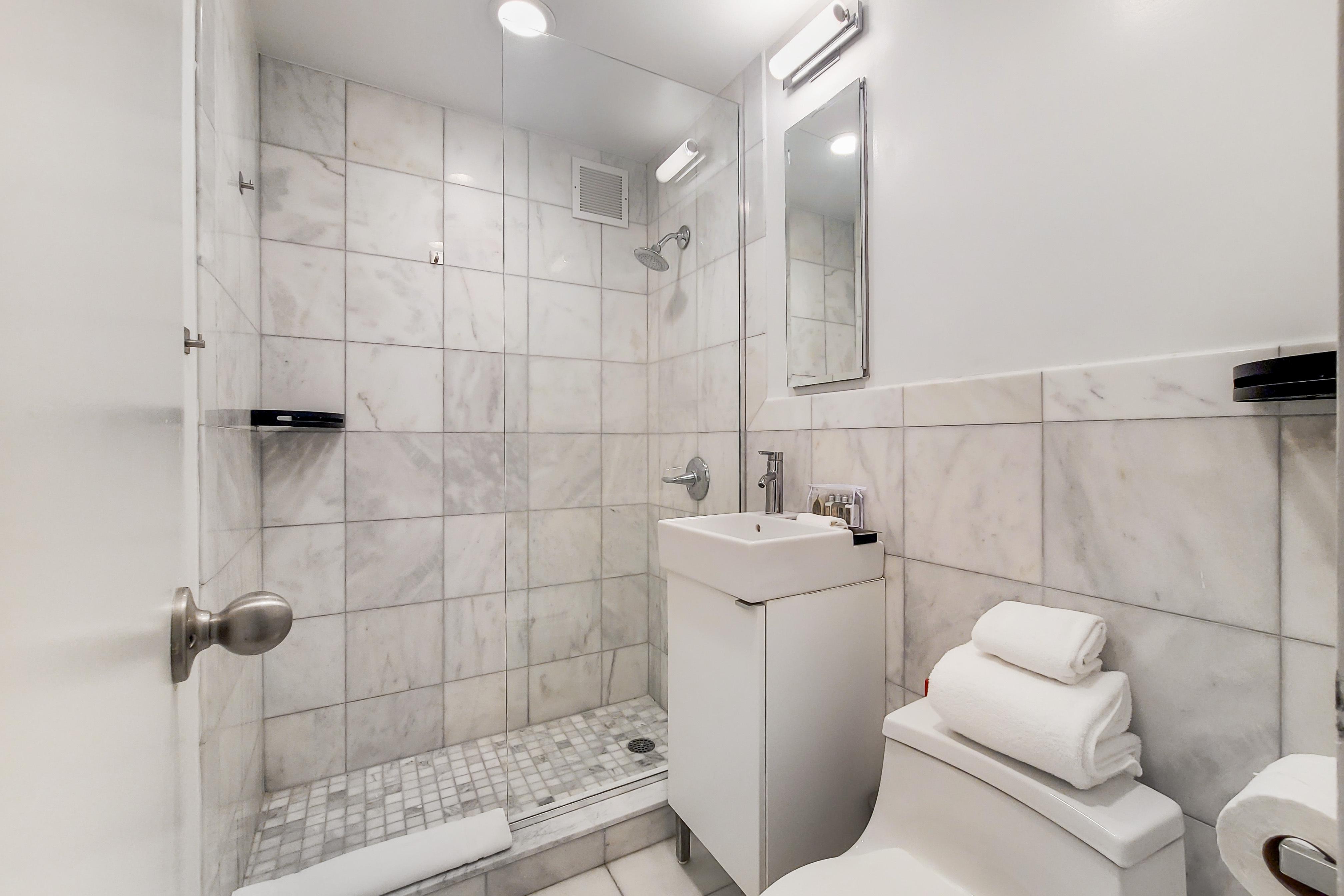 FURNISHED ONE-BED QUARTERS IN HUDSON YARDS