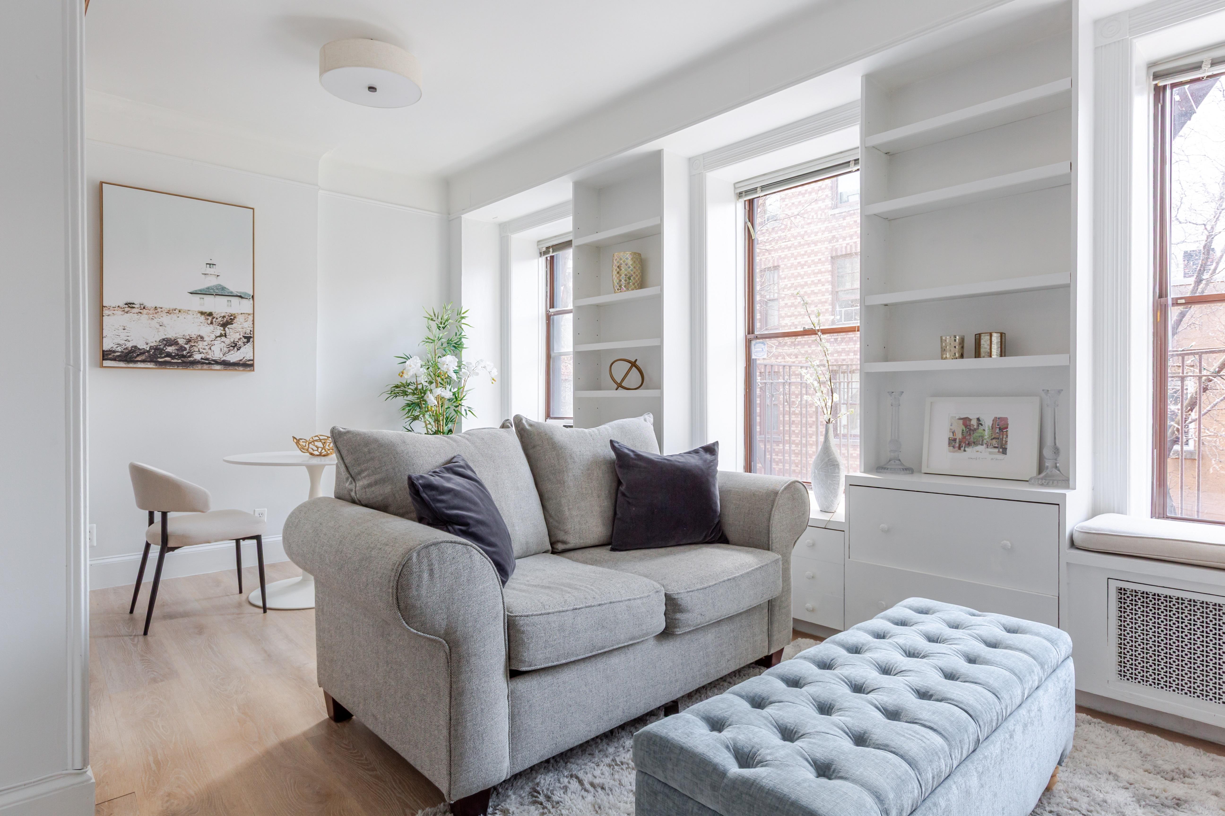 WAVERLY STREET, WEST VILLAGE - POLISHED ONE-BEDROOM