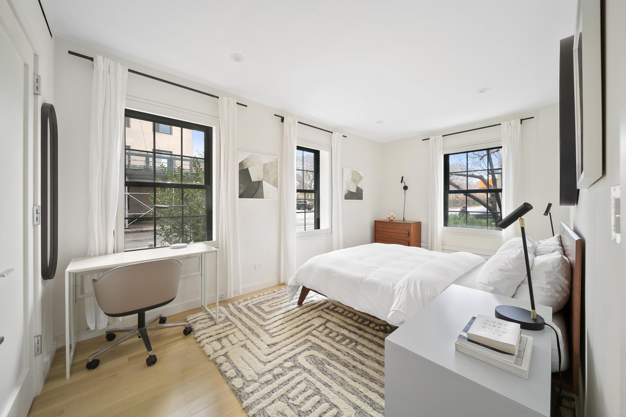 BEAUTIFUL ONE-BEDROOM IN UES