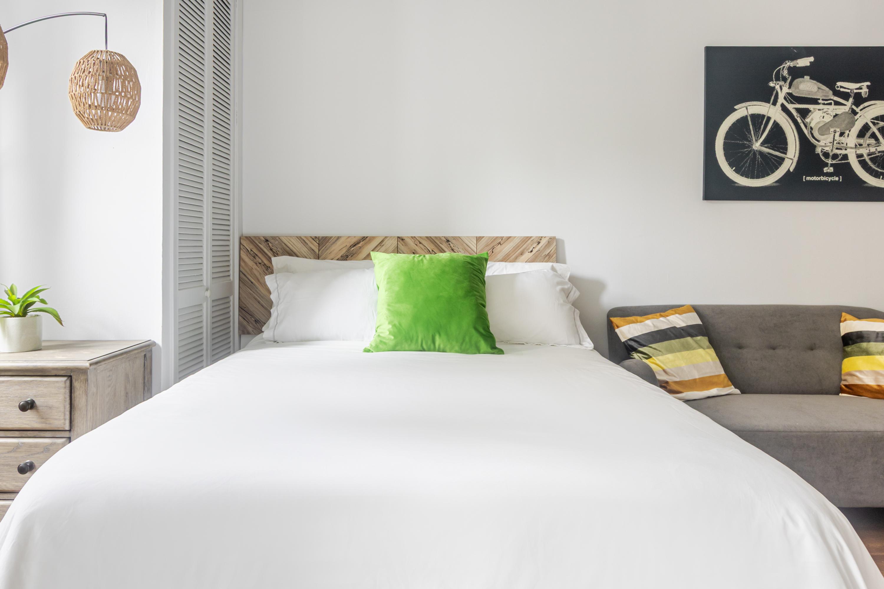 W WASHINGTON PLACE 2, GREENWICH VILLAGE - CHARMING CLASSIC STUDIO