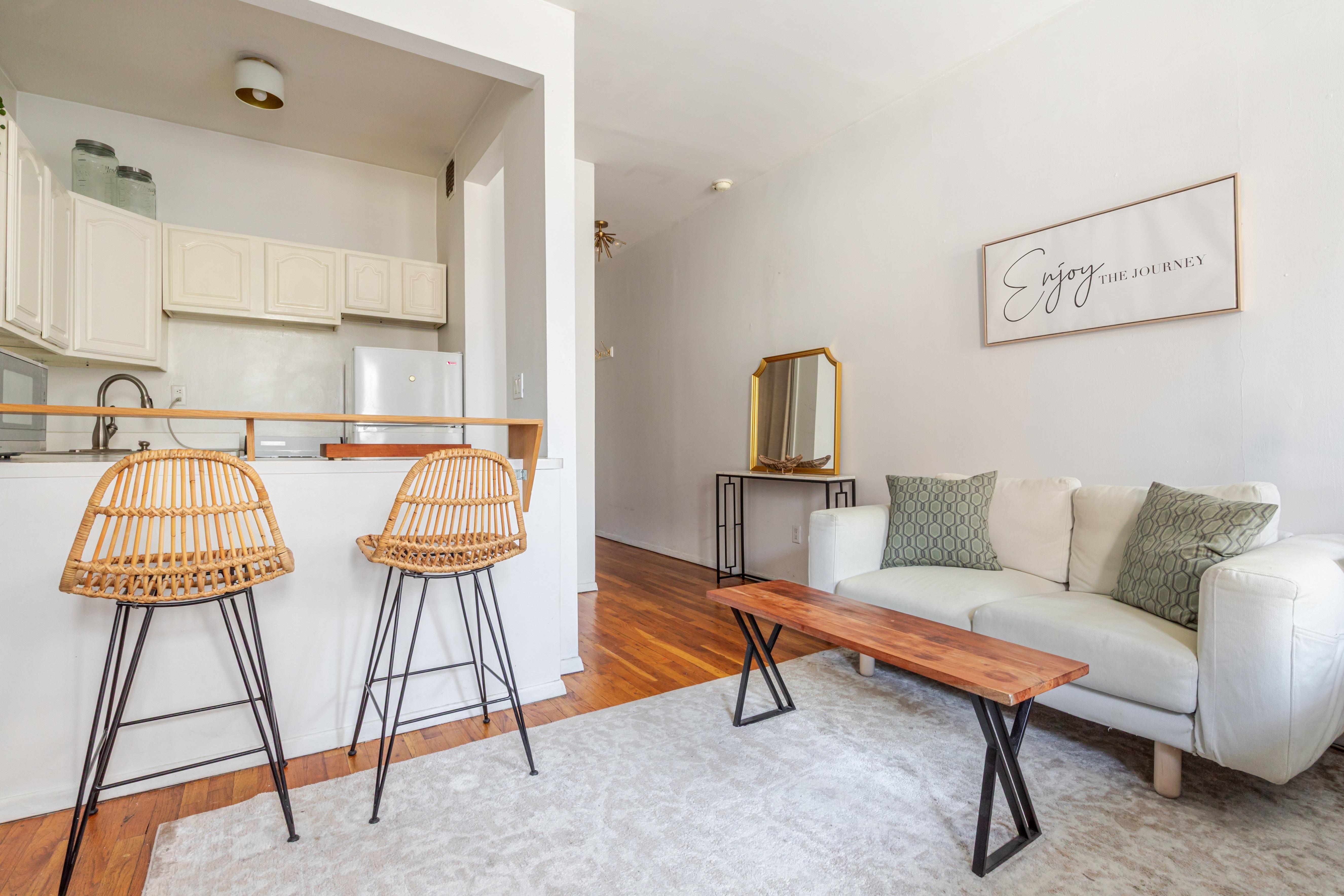 W WASHINGTON PLACE, GREENWICH VILLAGE - BEAUTIFULLY CURATED STUDIO