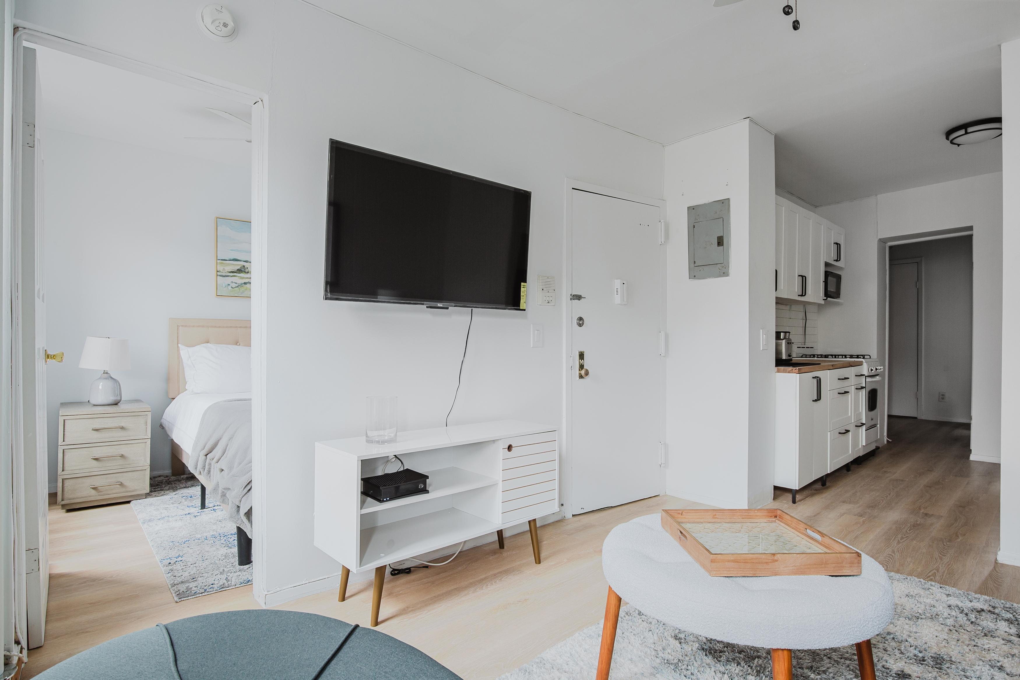 LEROY STREET - COZY ONE BEDROOM
