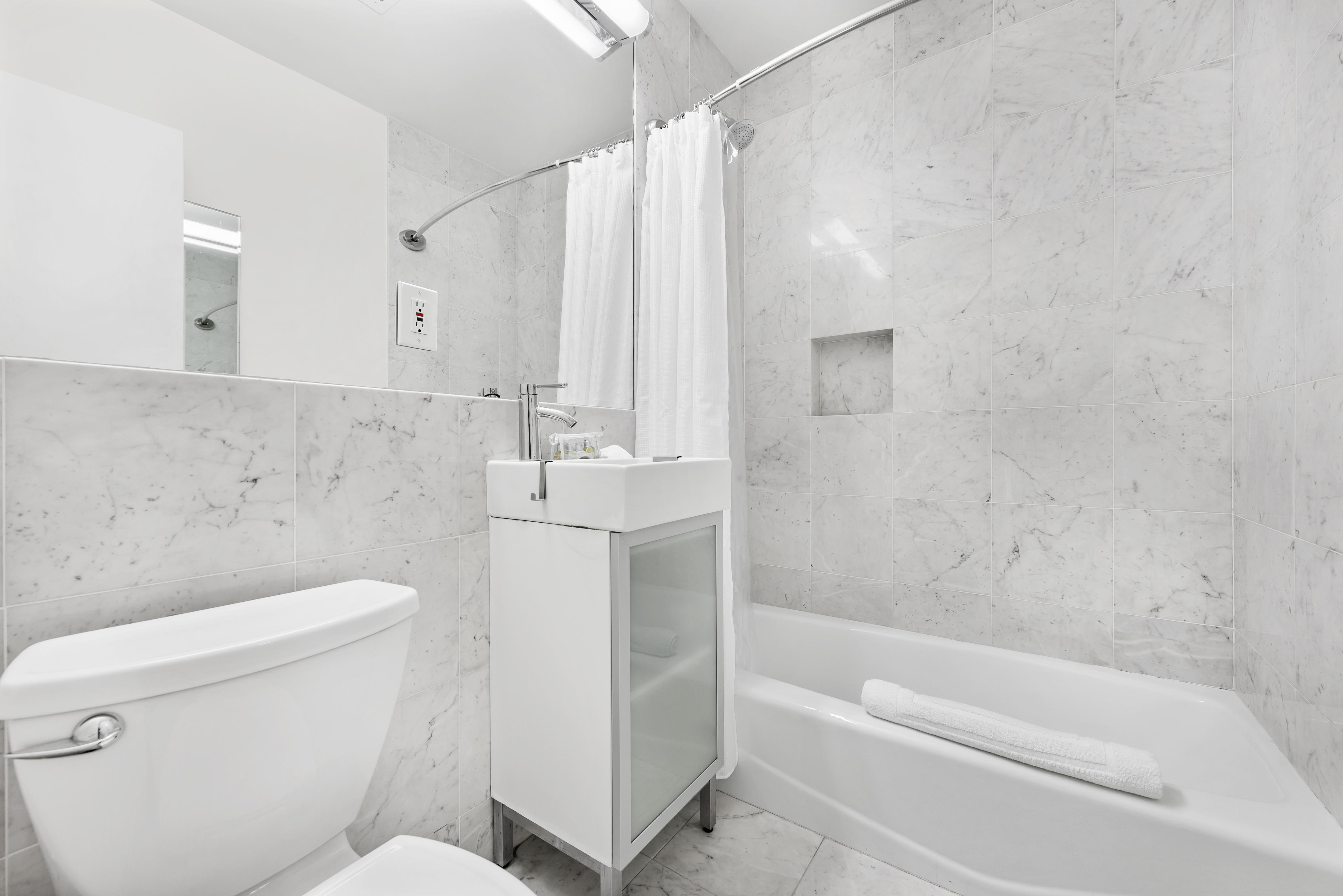 UWS FURNISHED STUDIO