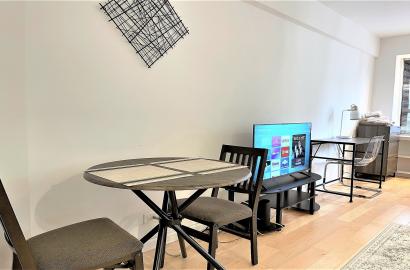 W 58TH STREET, MIDTOWN - COZY STUDIO AVAILABLE