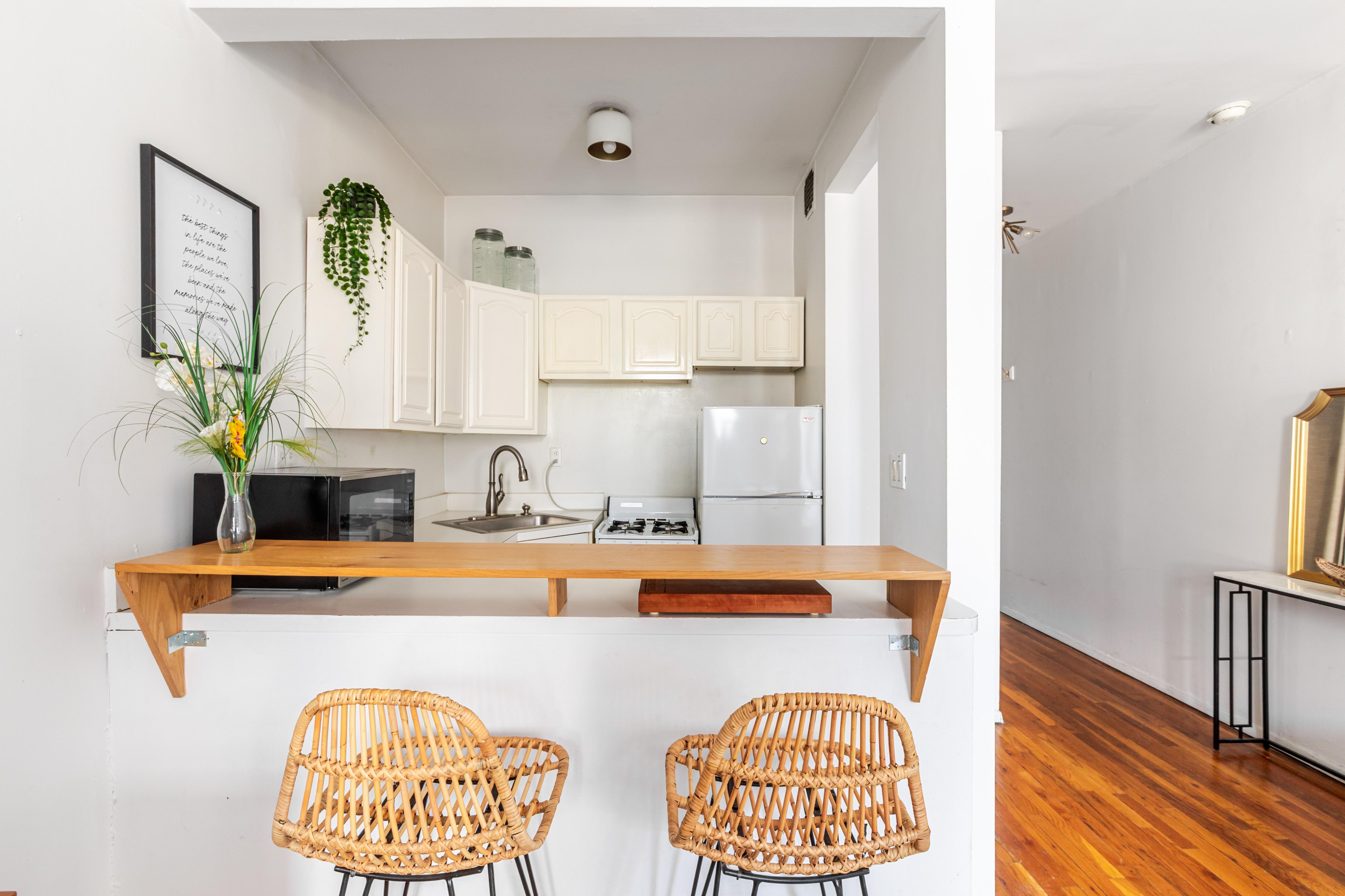 W WASHINGTON PLACE, GREENWICH VILLAGE - BEAUTIFULLY CURATED STUDIO