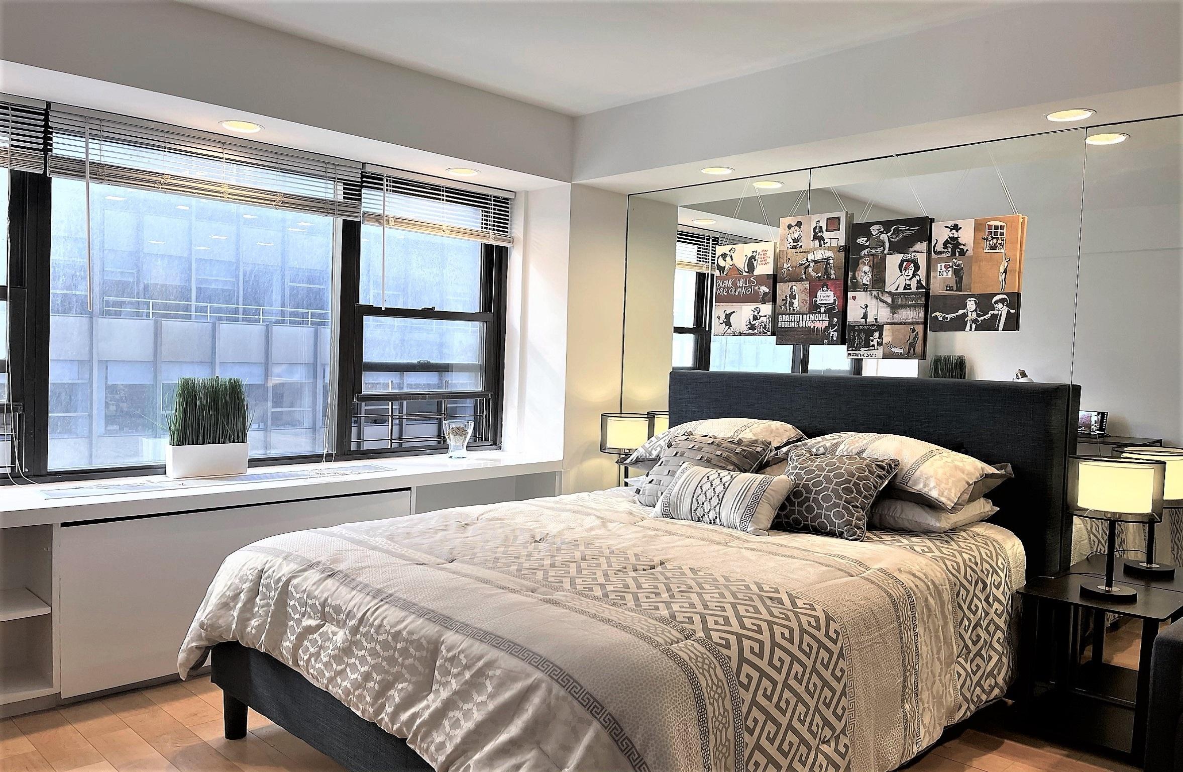 W 58TH STREET, MIDTOWN - COZY STUDIO AVAILABLE