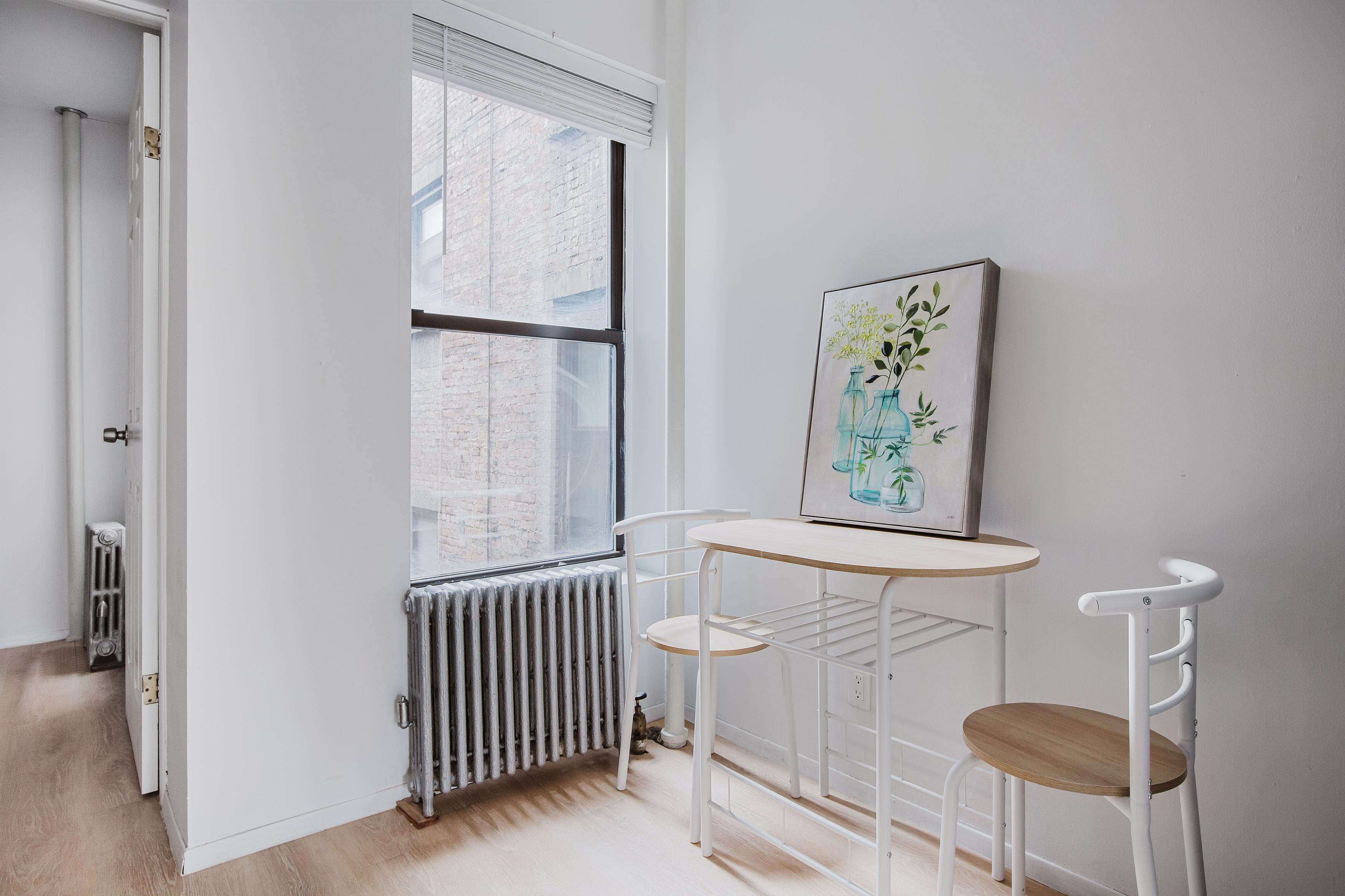 LEROY STREET - COZY ONE BEDROOM