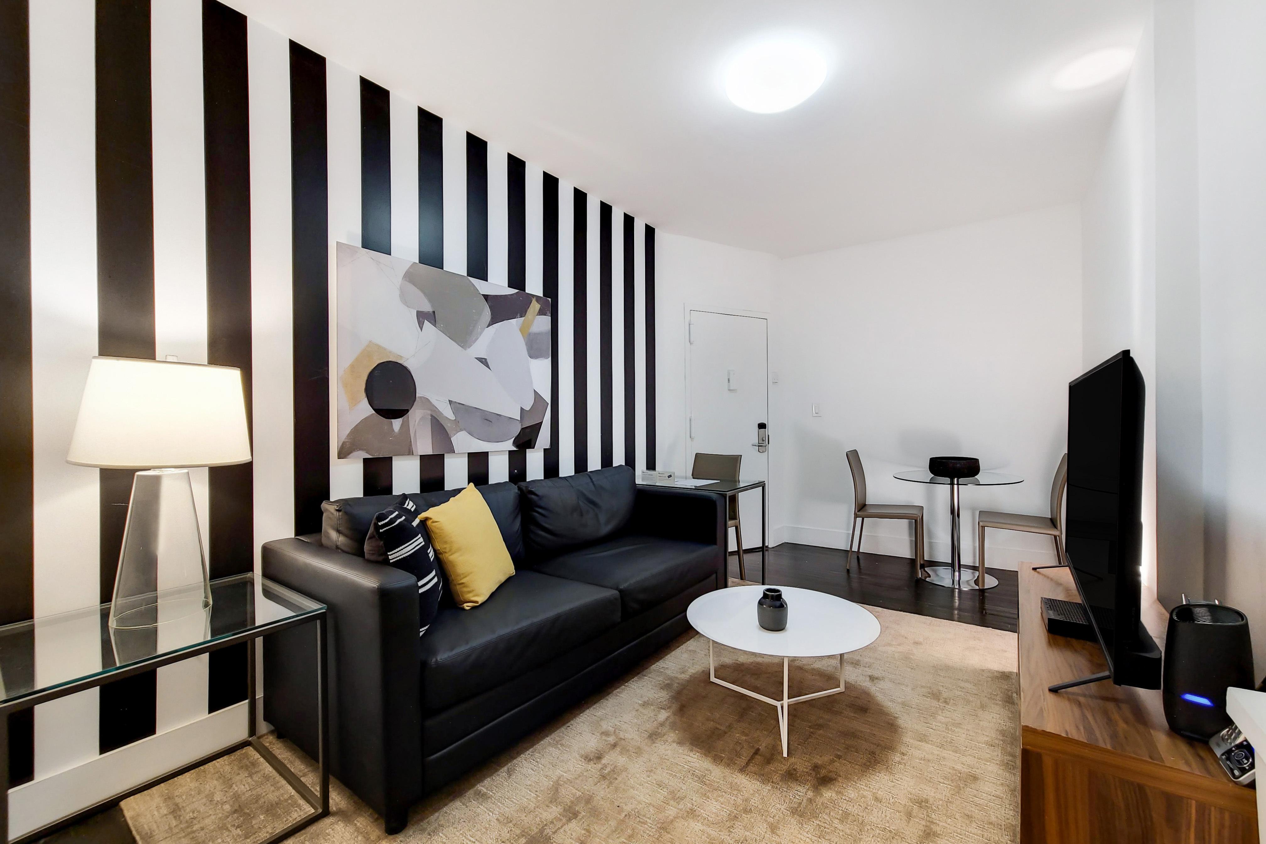 FURNISHED ONE-BED QUARTERS IN HUDSON YARDS
