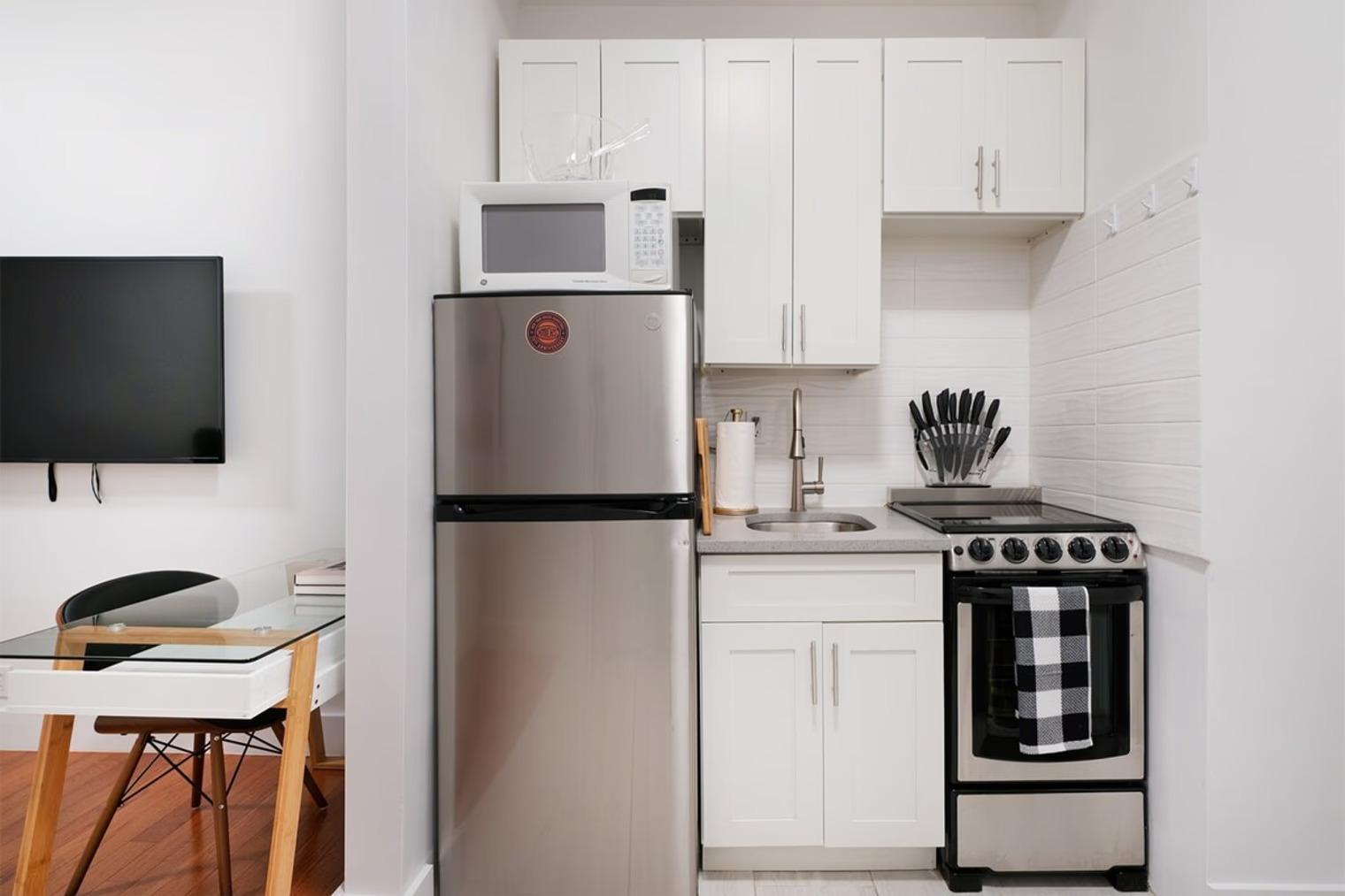 BEAUTIFUL STUDIO APARTMENT IN PRIME UPPER EAST SIDE